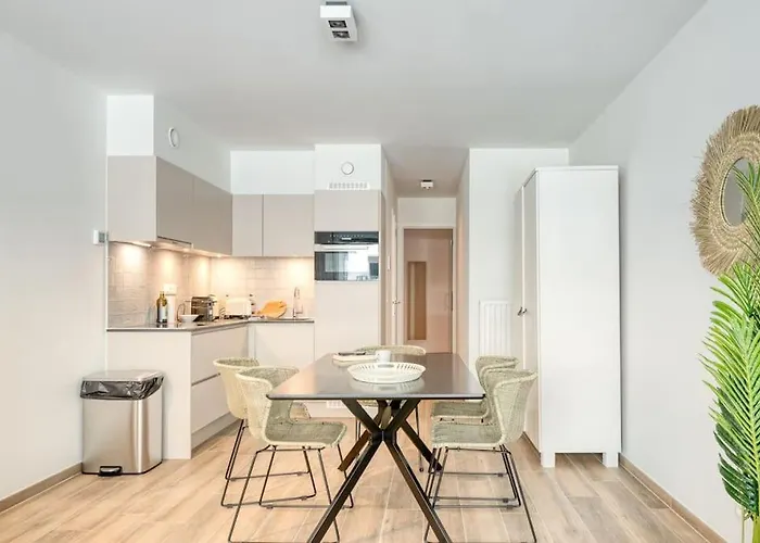5-Guest Studio In Ostend, Steps From The Beach